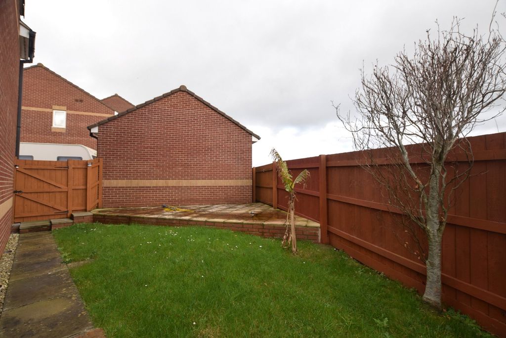 Property photo 2 of 11 Garden