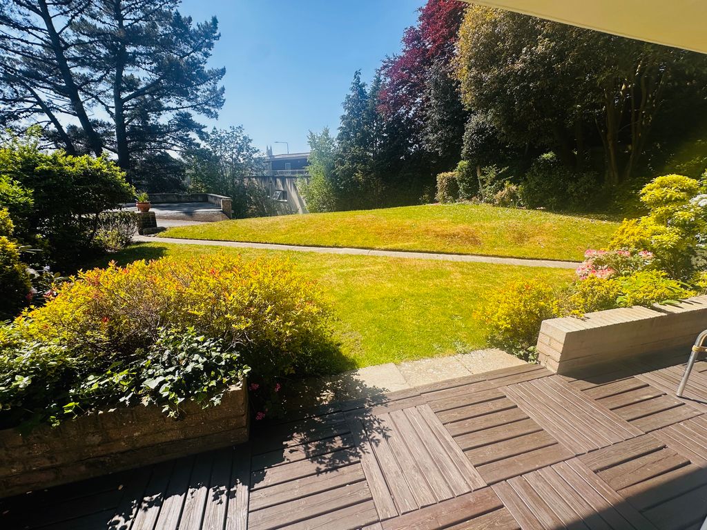 Property photo 2 of 21