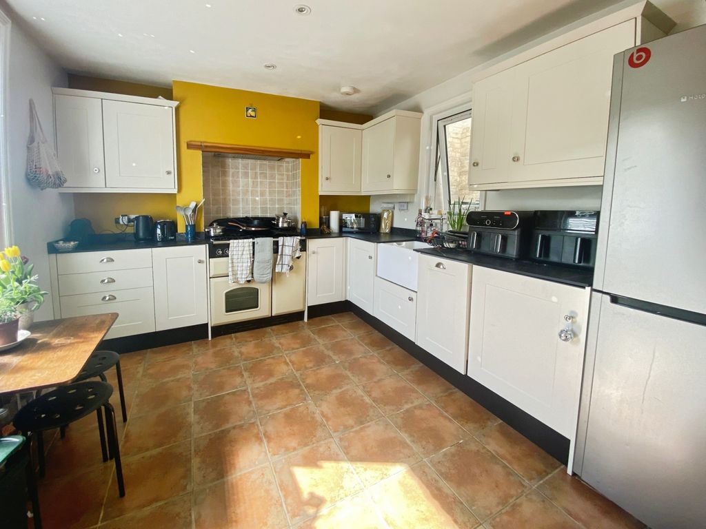 Property photo 2 of 12 Kitchen / Diner
