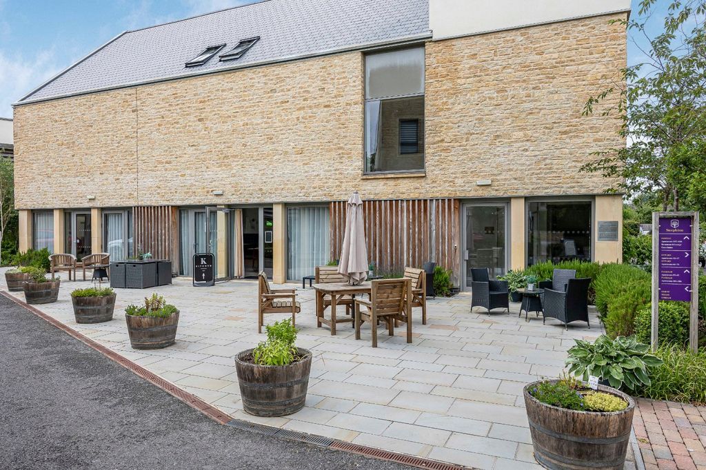 Additional image 17 of 2 bed flat to rentCirencester Road, Tetbury, Gloucestershire GL8