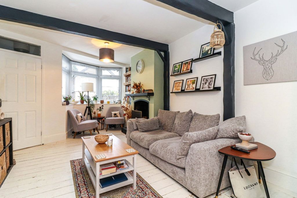 Property photo 2 of 26