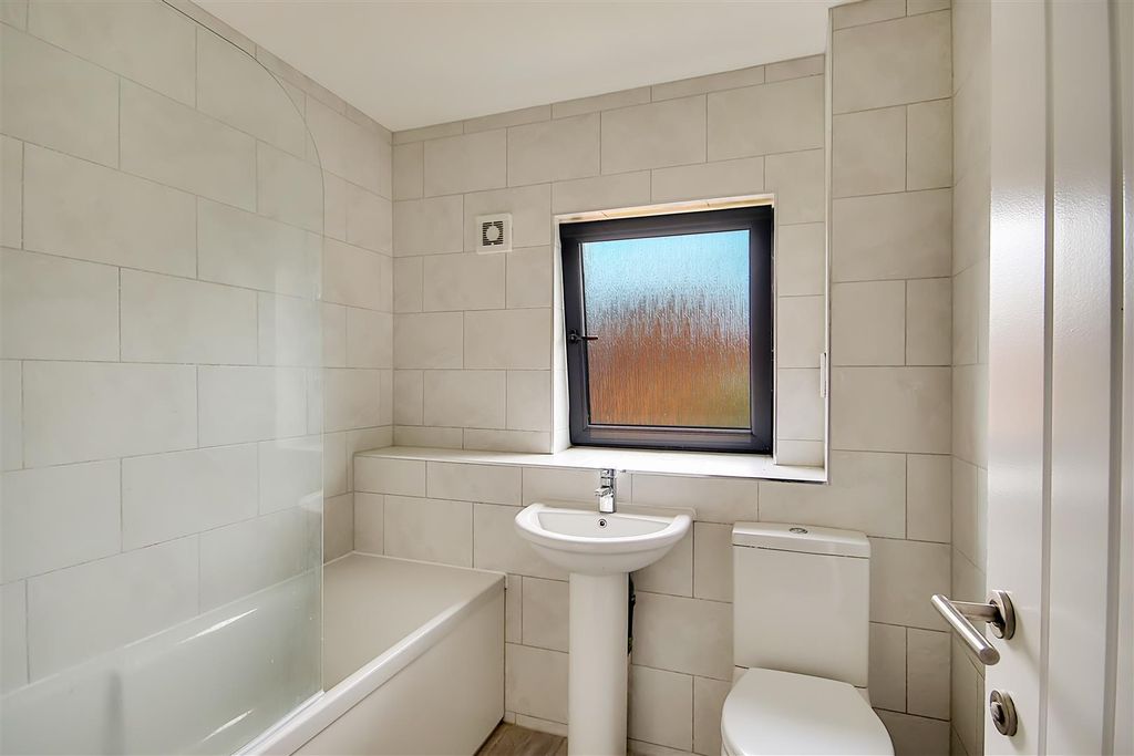 Property photo 3 of 16 Img_6437-Img_6439.Jpg