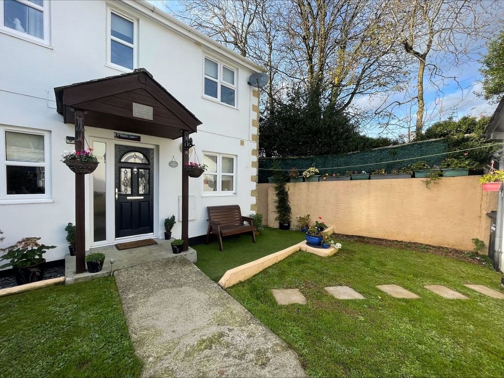 Property photo 2 of 20 External