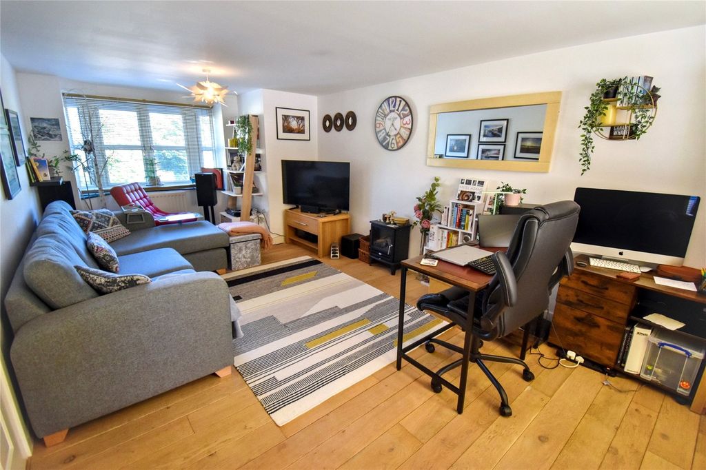 Property photo 2 of 10 Picture No. 03