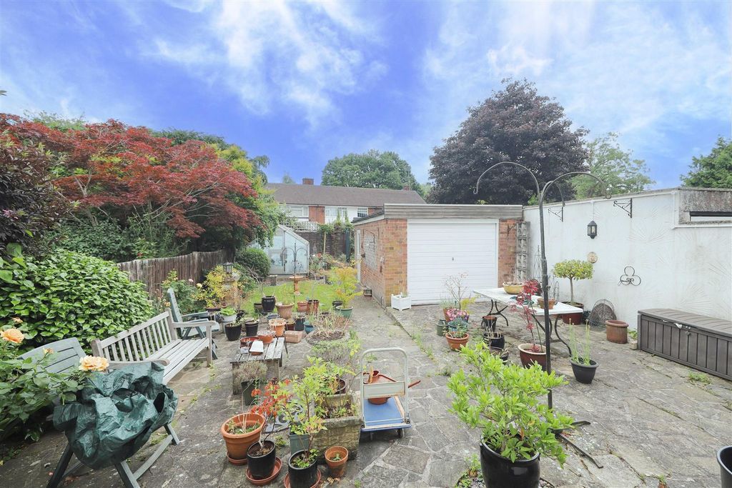 Property photo 2 of 8