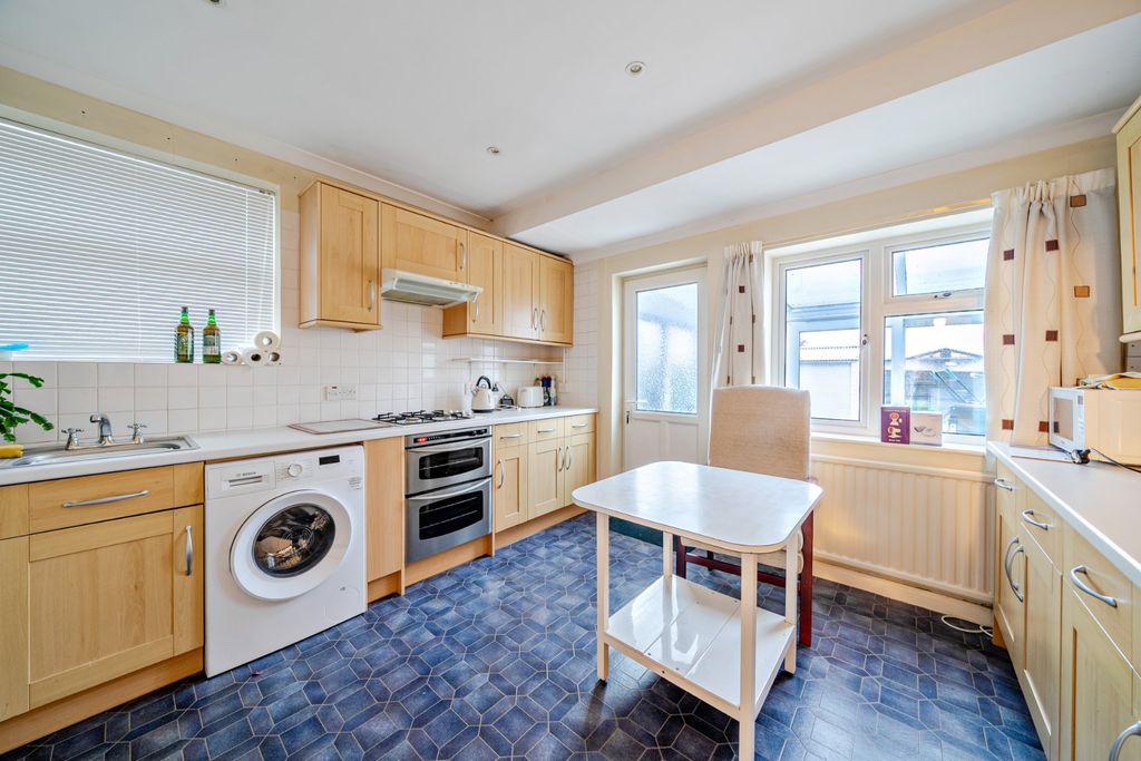 Property photo 3 of 17 Picture No. 11