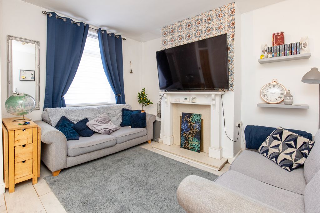 Property photo 3 of 8 Living Room