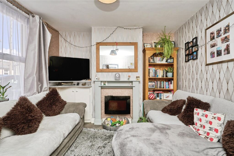 Property photo 2 of 11