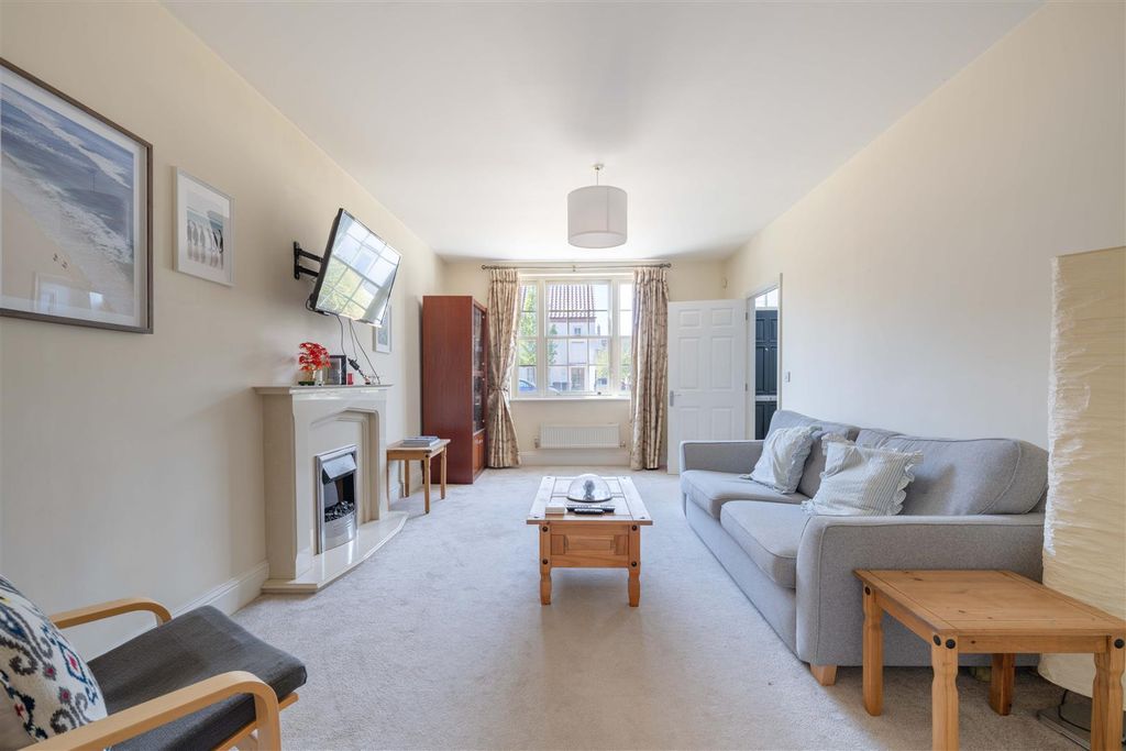 Property photo 3 of 14