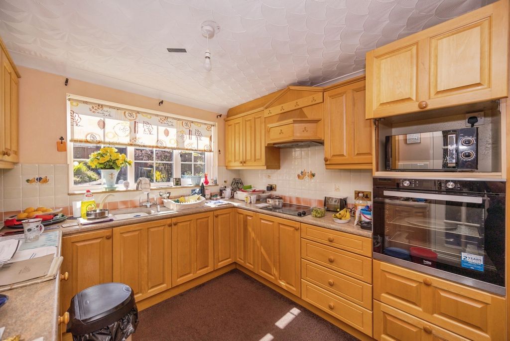 Property photo 2 of 21 Pbox-Img.Jpg