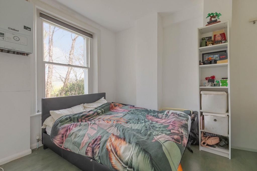 Property photo 3 of 8 22c Longton Avenue - 1.Jpg