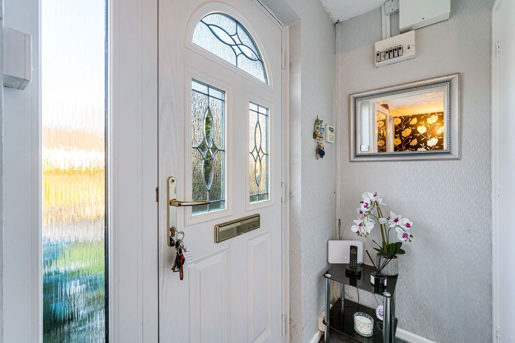 Property photo 3 of 25 Photograph 6