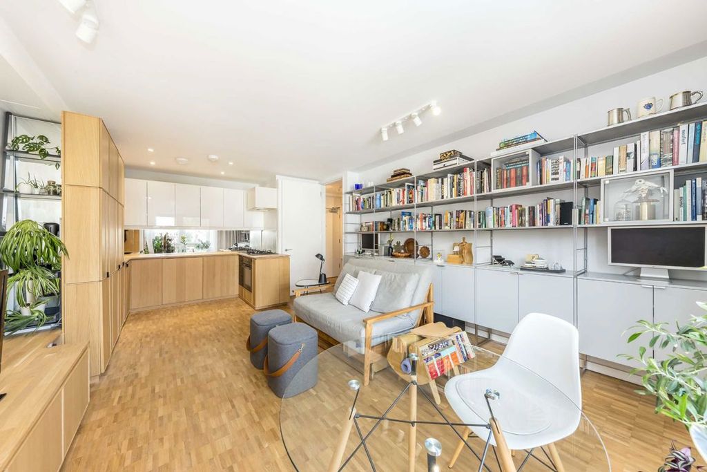 Property photo 2 of 7