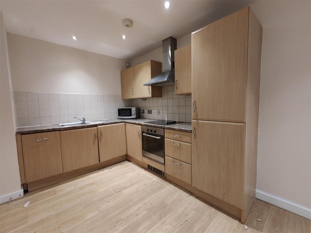 Property photo 3 of 7 Kitchen Angle