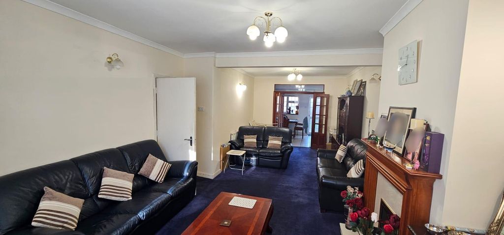 Property photo 2 of 25