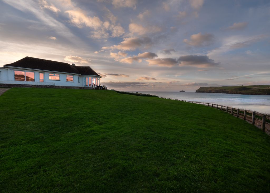 Property photo 3 of 18 Gallery