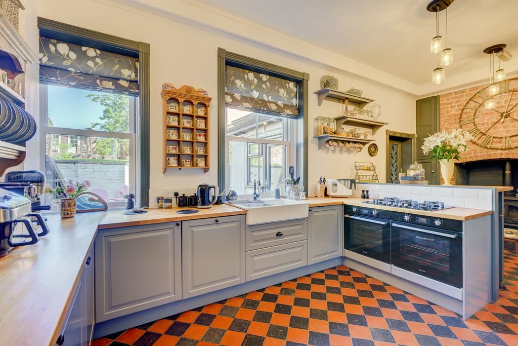 Property photo 2 of 36 Kitchen