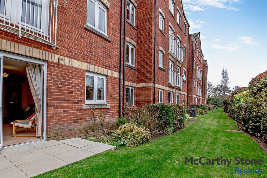 Property photo 2 of 23 8680050-Exterior02-800.Jpg