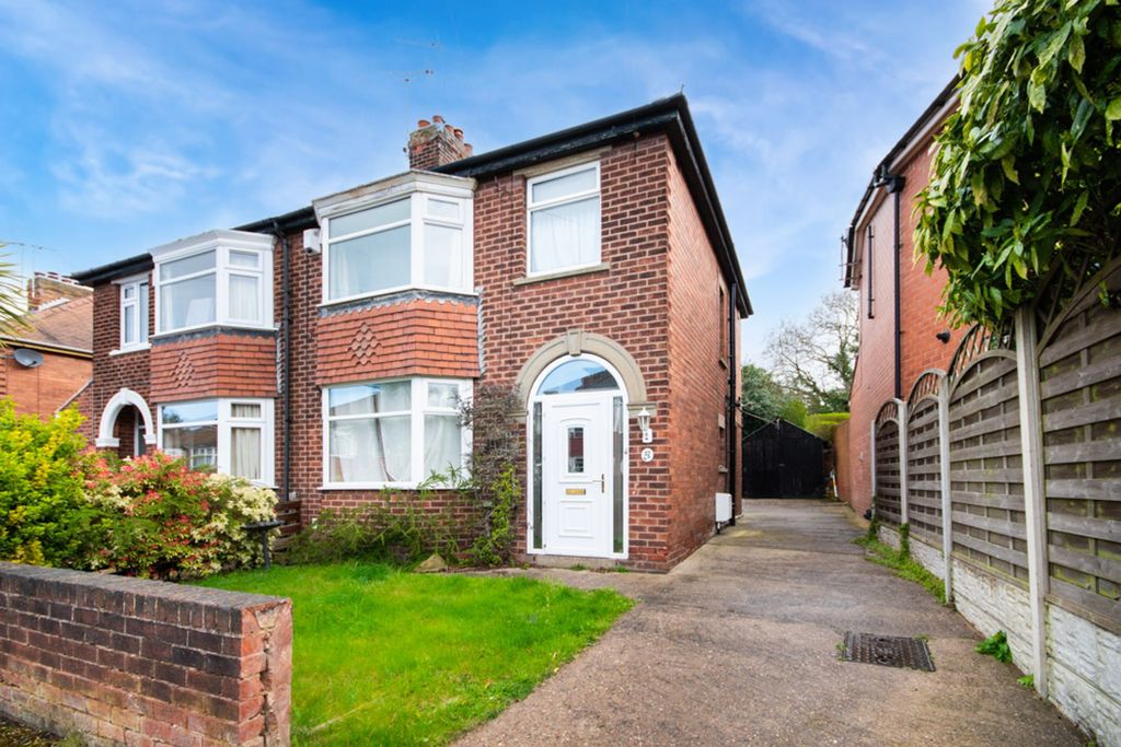Property photo 1 of 11