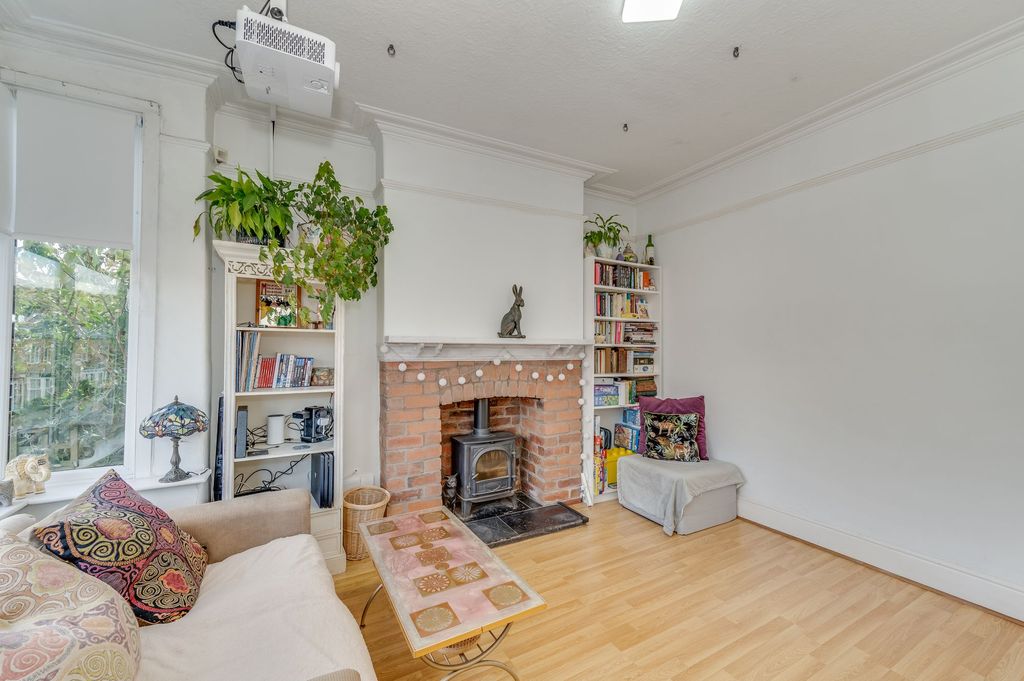 Property photo 3 of 31