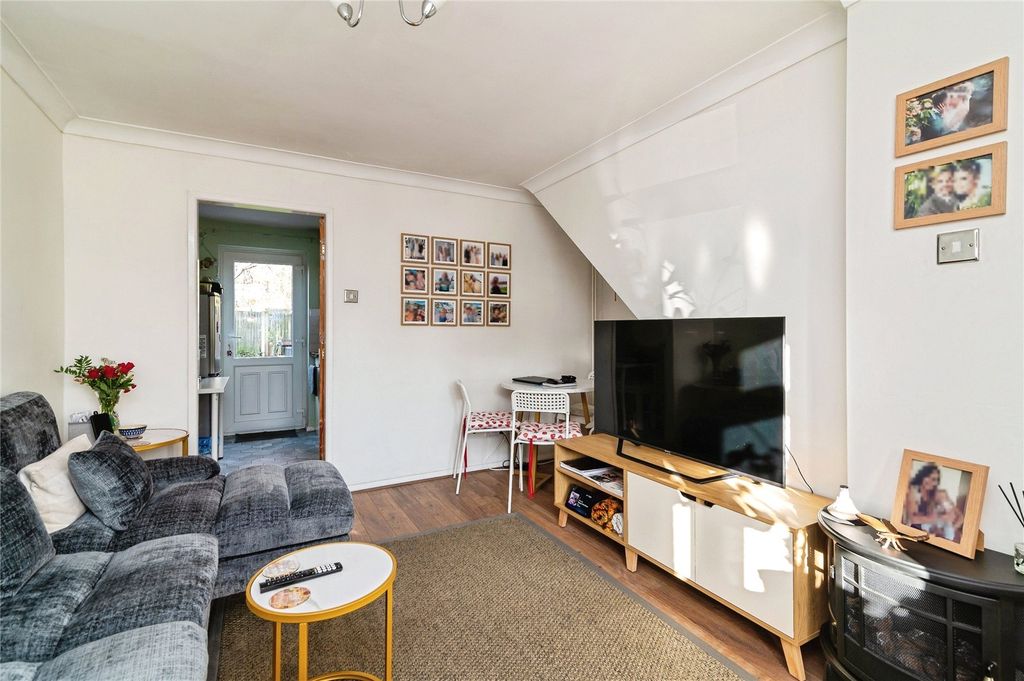 Property photo 3 of 17 Picture No. 02