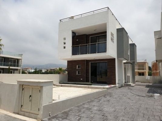 Property photo 1 of 20