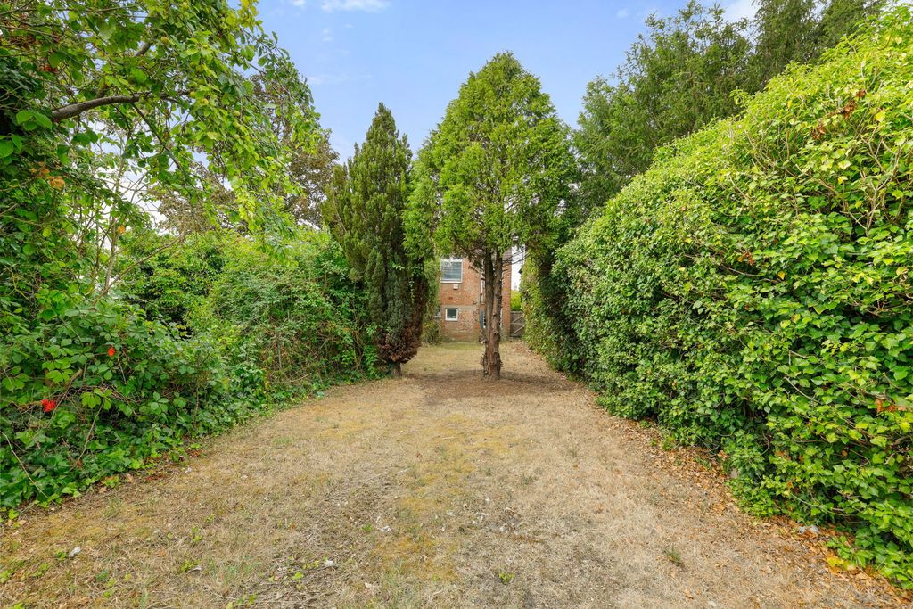 Property photo 2 of 21
