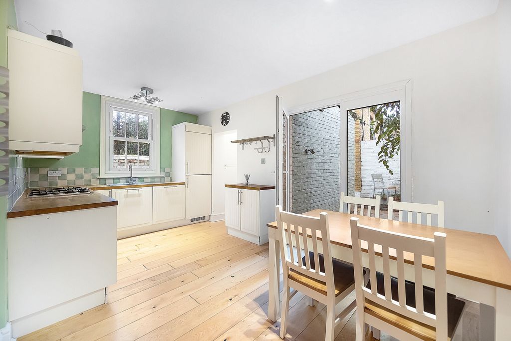Property photo 2 of 13 5222581