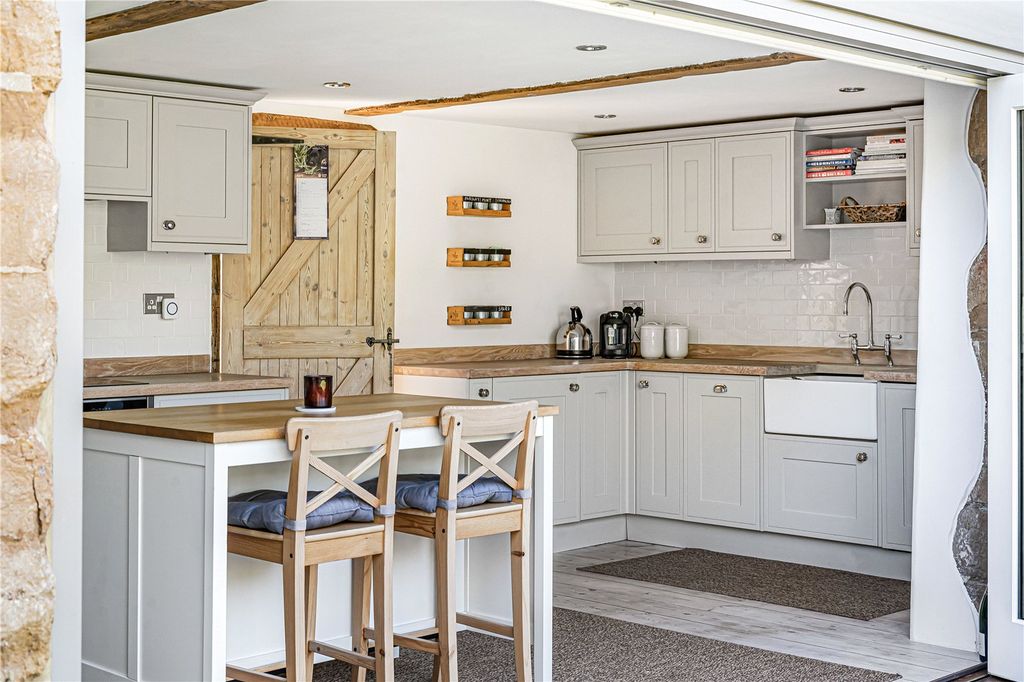 Property photo 3 of 14 Kitchen