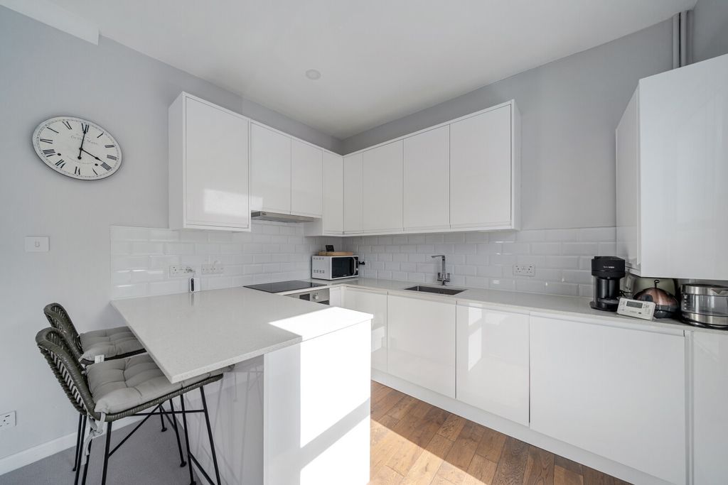 Property photo 3 of 9 1510972-11-1A048F...