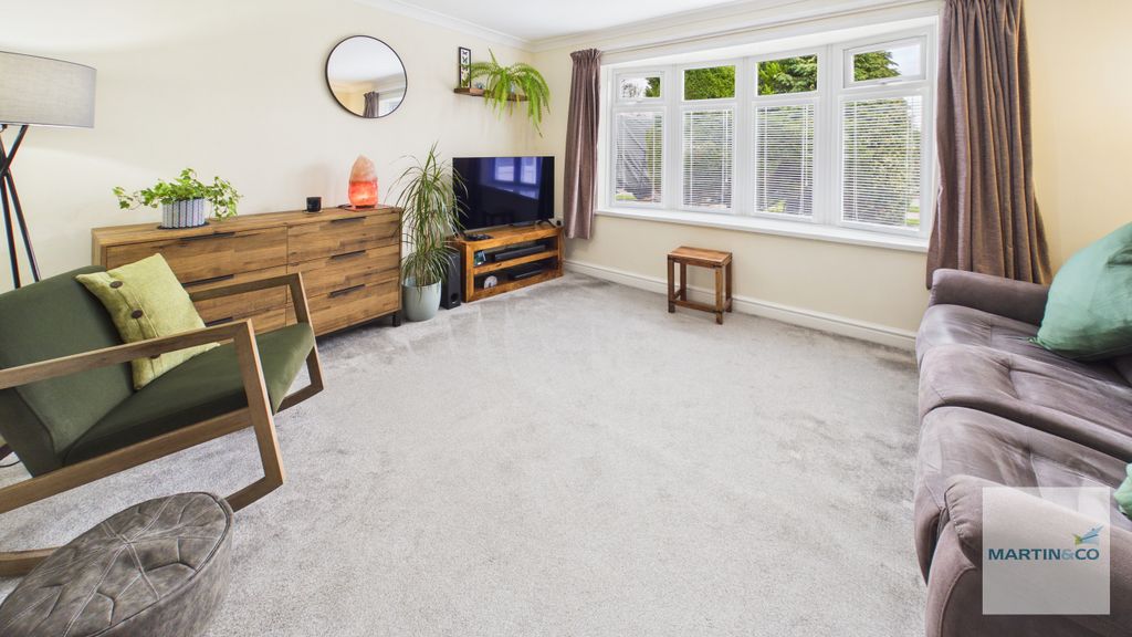 Property photo 3 of 33 Cam03663G0-Pr0241-Still016