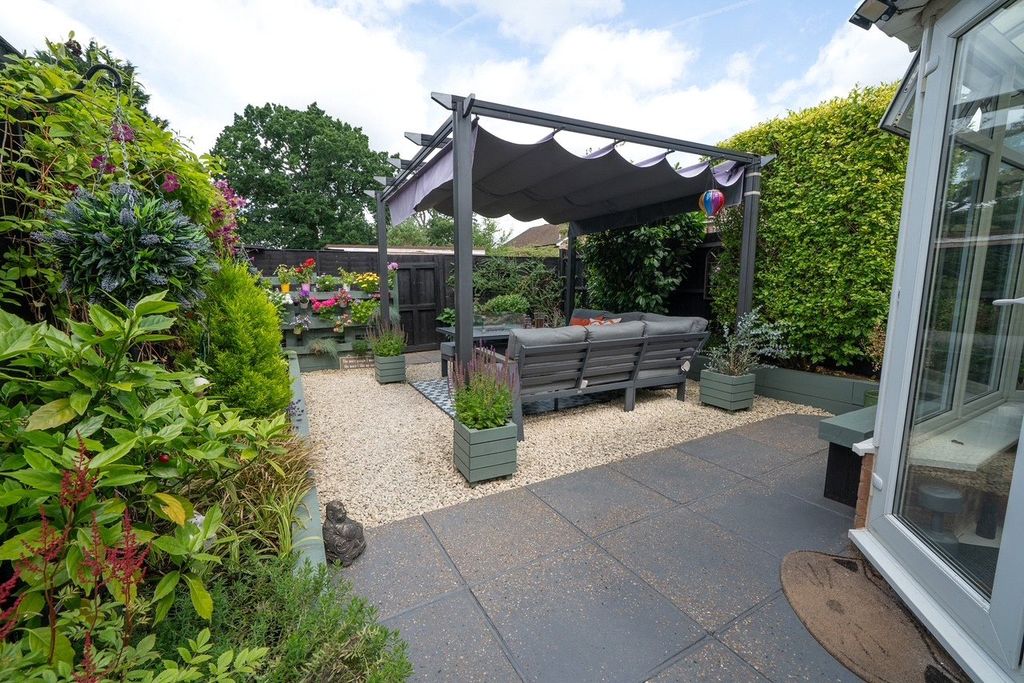 Property photo 2 of 20 Picture No. 32