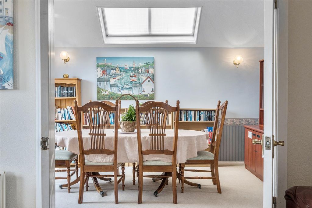 Property photo 3 of 19 Dining Room