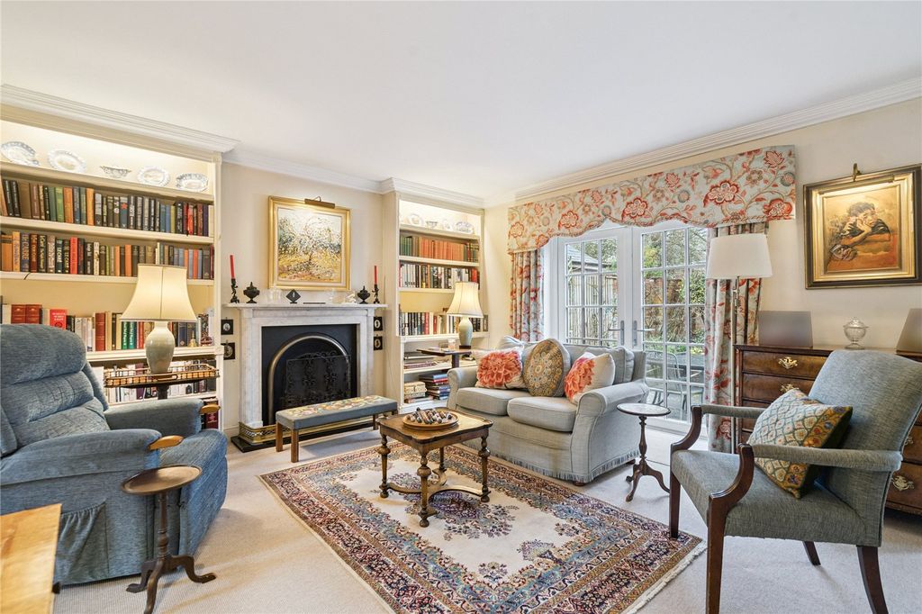 Property photo 2 of 17 Sitting Room