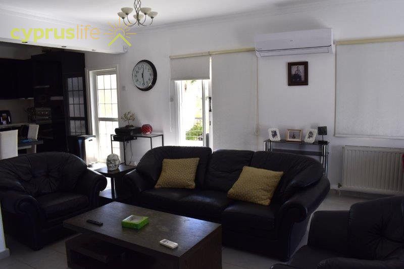 Property photo 3 of 31