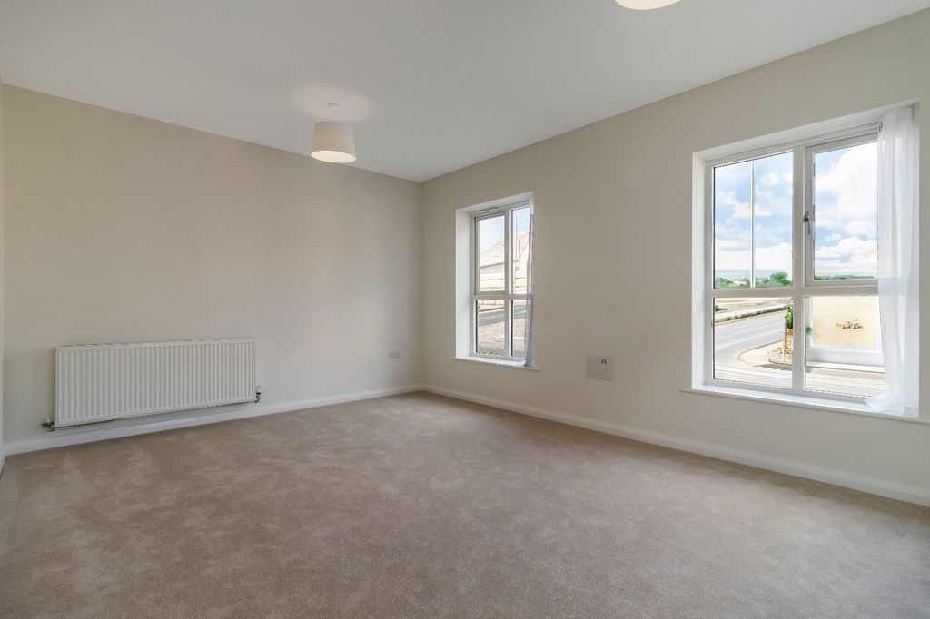 Property photo 2 of 15 Picture No. 32