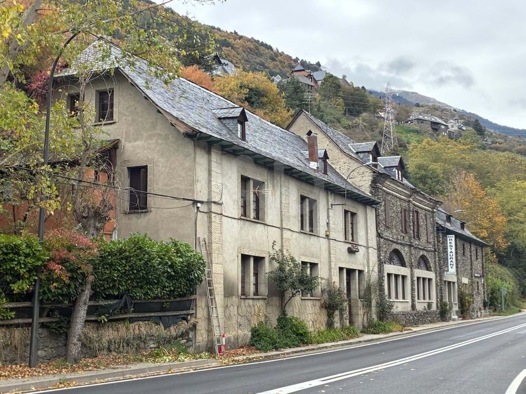 Property photo 1 of 35