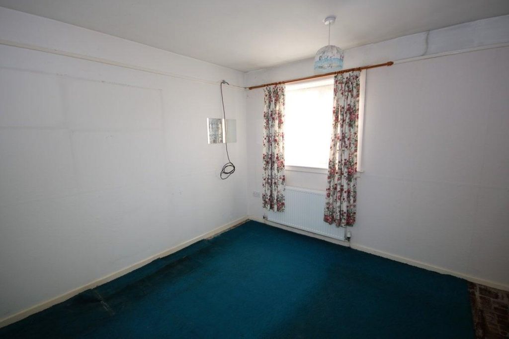 Property photo 1 of 8 Bedroom No.1