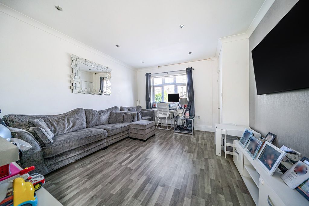 Property photo 3 of 16 Reception