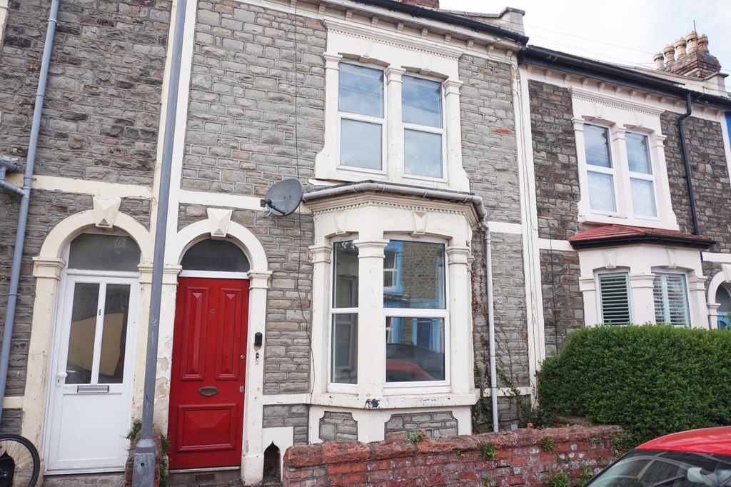 Property photo 1 of 8