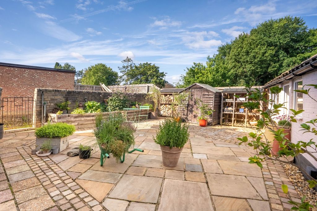 Property photo 3 of 21