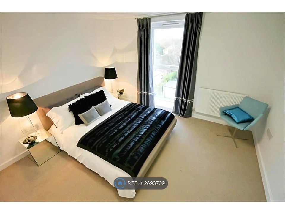 Property photo 3 of 7 Master Bedroom