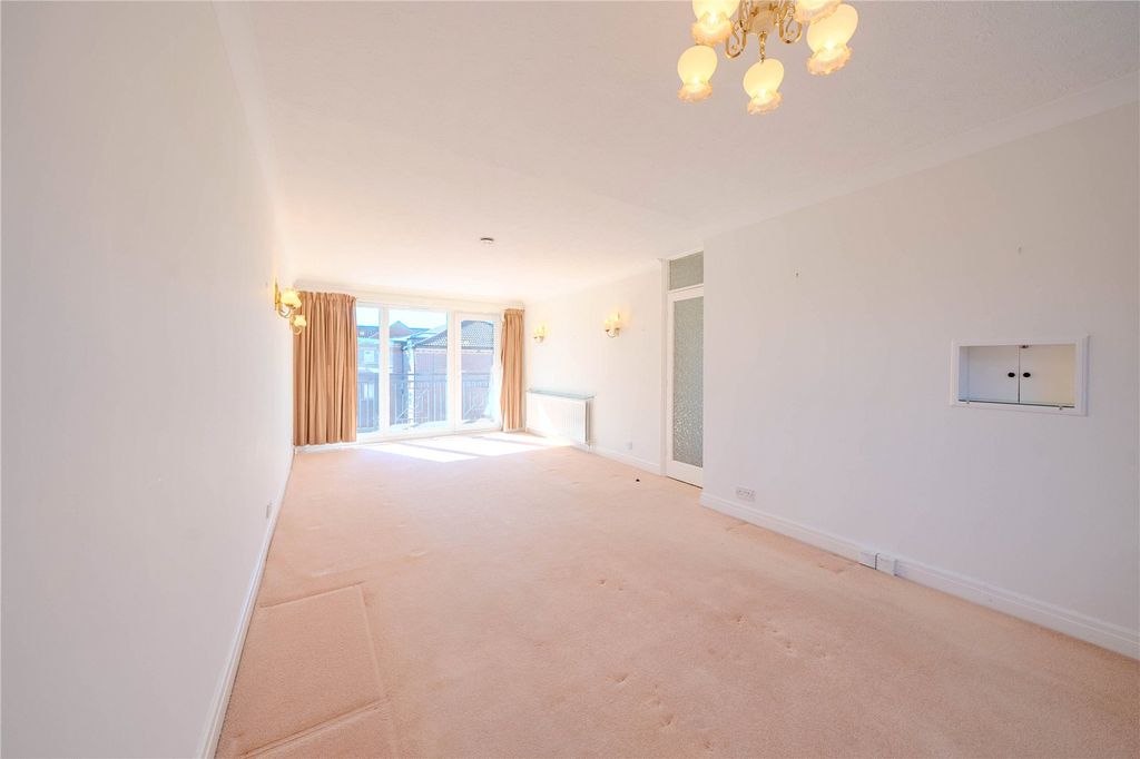 Property photo 3 of 12 Picture No. 24