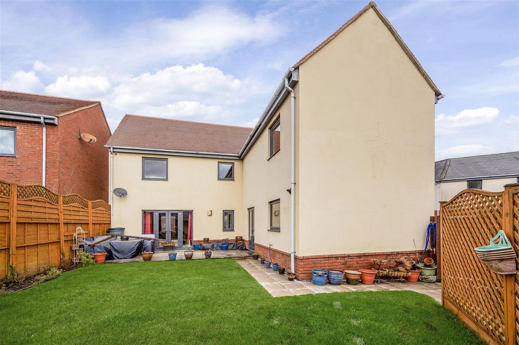 Property photo 2 of 22 Sketch_Ph23_6397371.Jpg