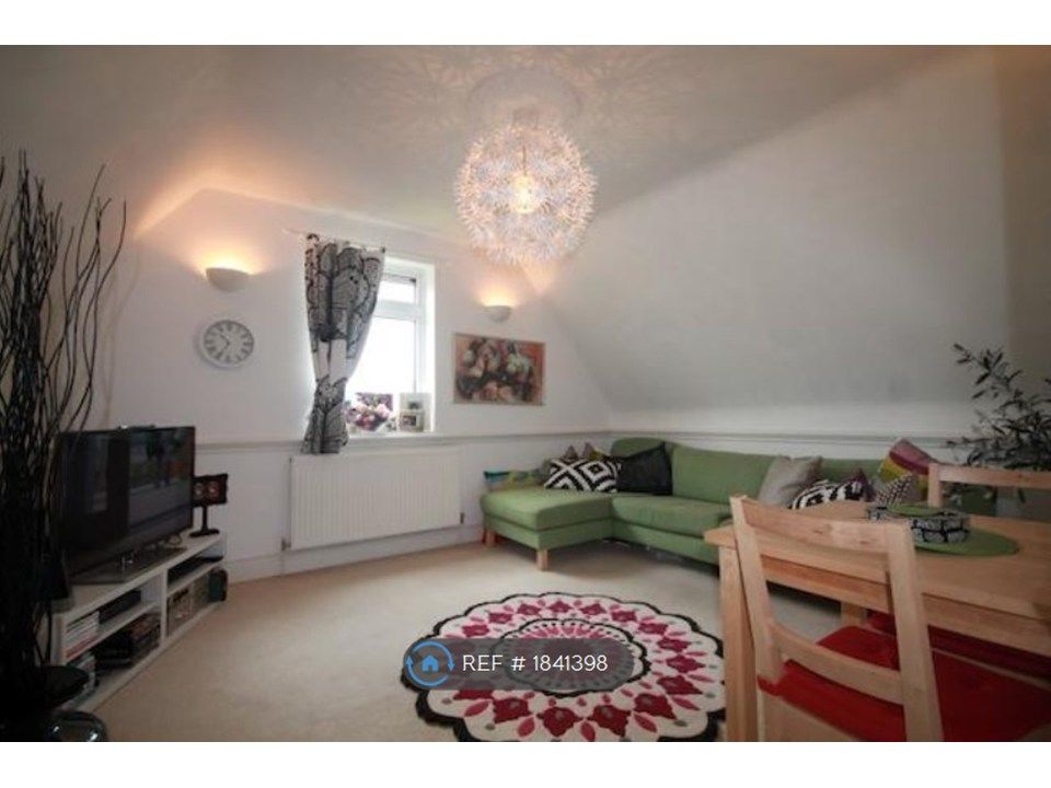 Property photo 1 of 13 Living Room