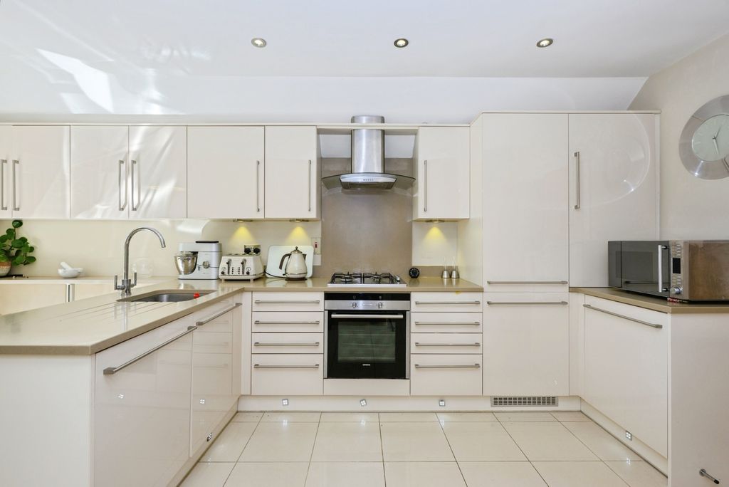 Property photo 3 of 19 Pbox-Img.Jpg
