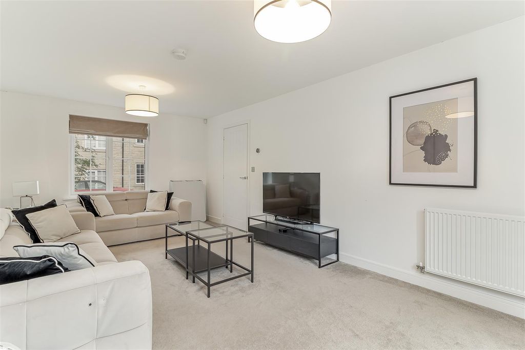 Property photo 3 of 23 Lounge - B.Jpg