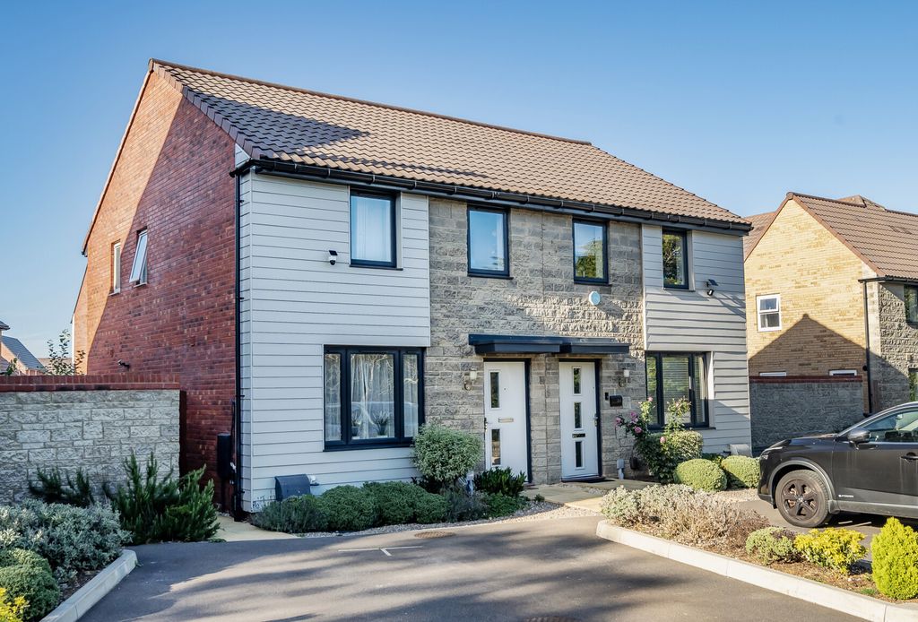 Property photo 1 of 13 1362615-18-68E3E0...