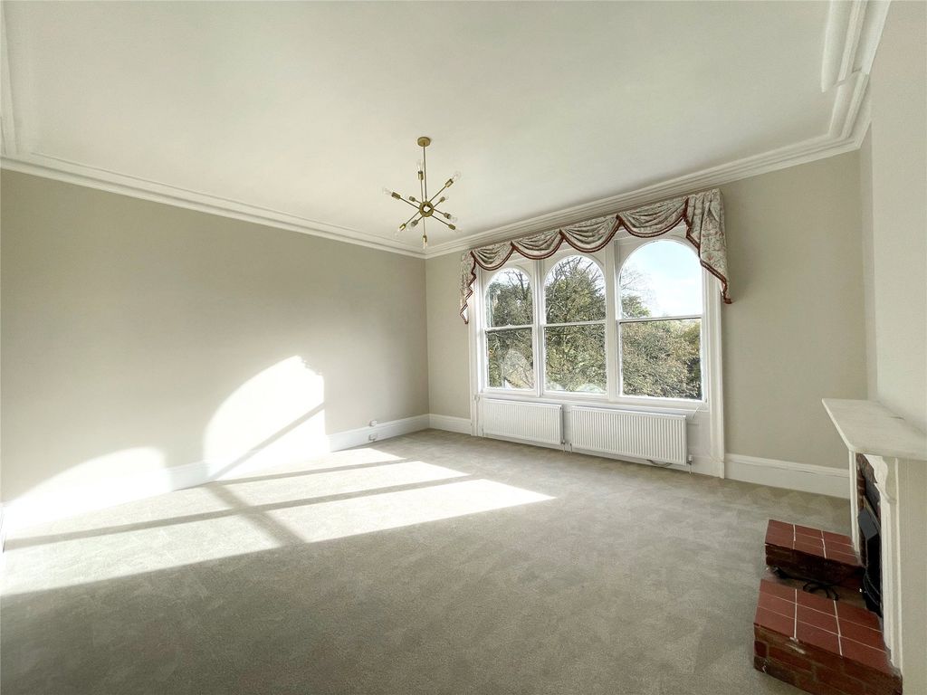 Property photo 3 of 14 Picture No. 18