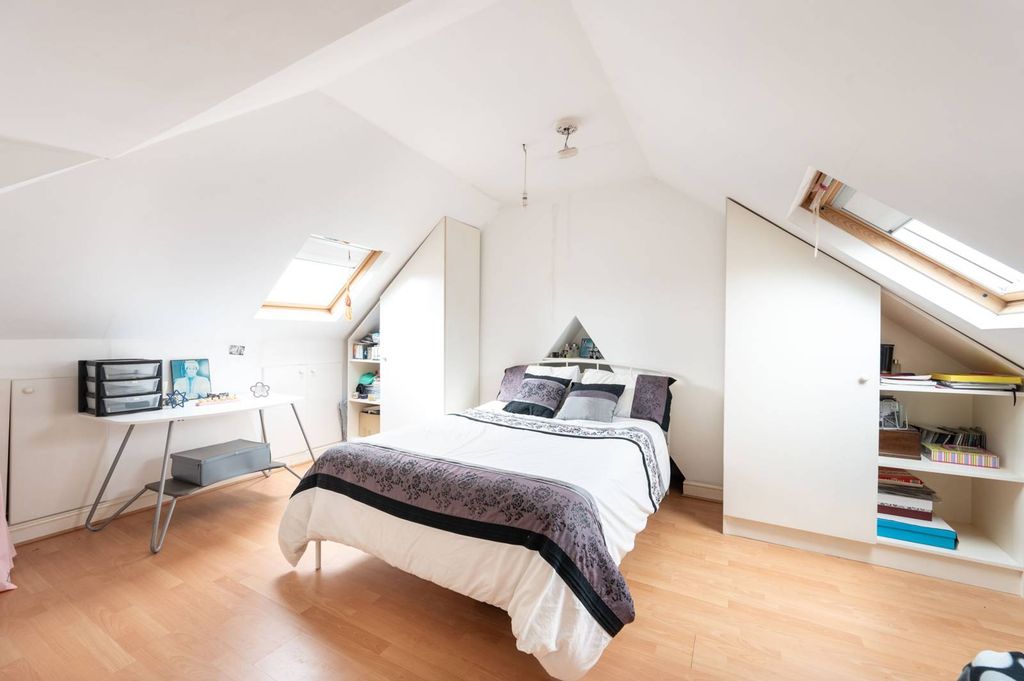 Property photo 1 of 8